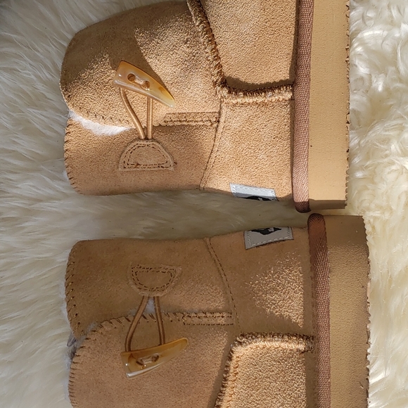 Aussie Merino Tan Suede Slip on Short Boot Y11 nwot - Picture 9 of 11